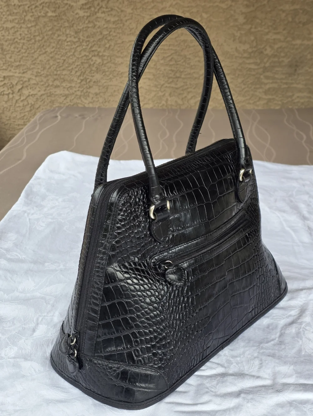 Vintage Brighton Black Leather Croc Pattern with Floral Lining w/ Inner Pockets
